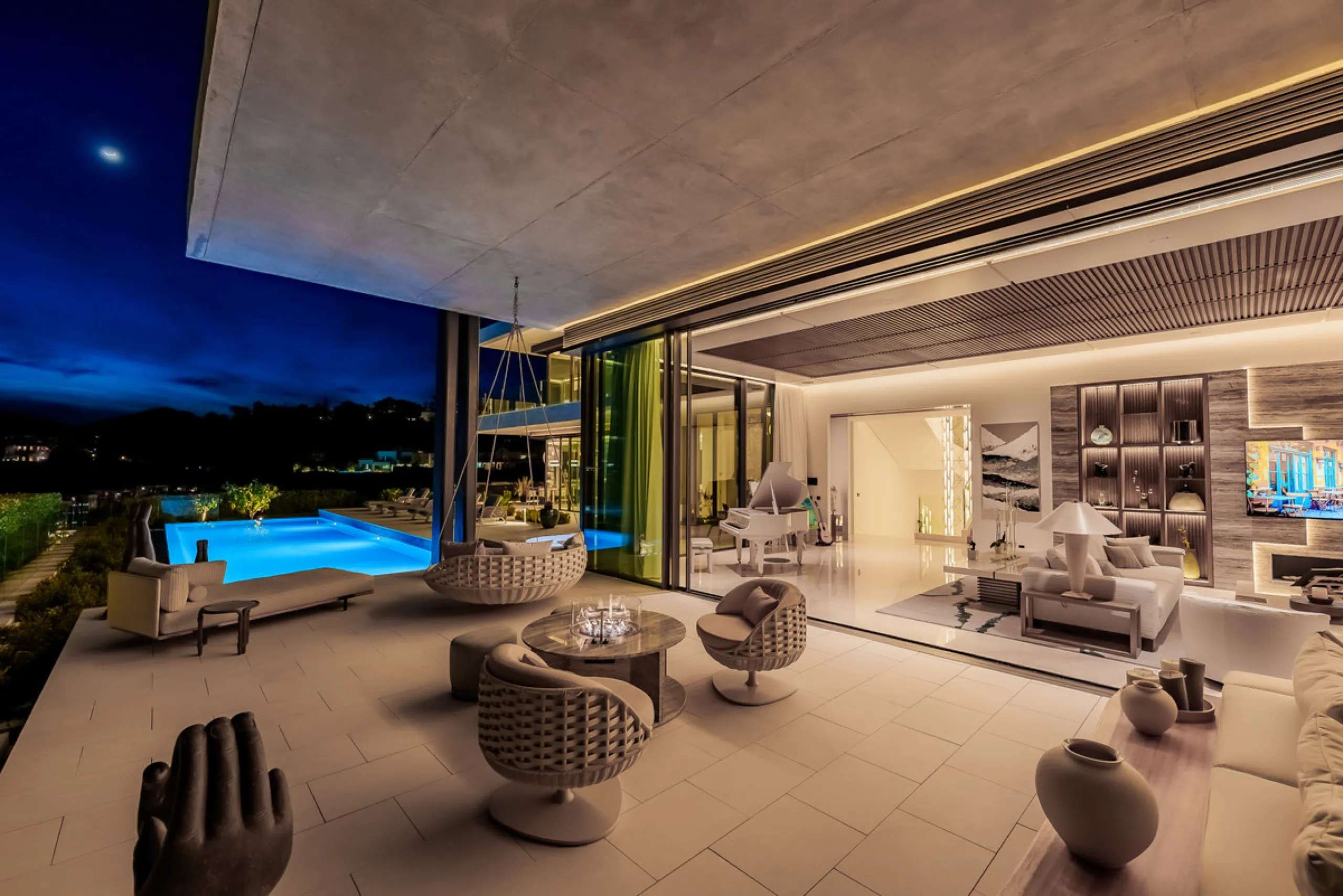 Zeitgenössische Villa mit Panoramablick auf das Mittelmeer in La Quinta, Benahavís