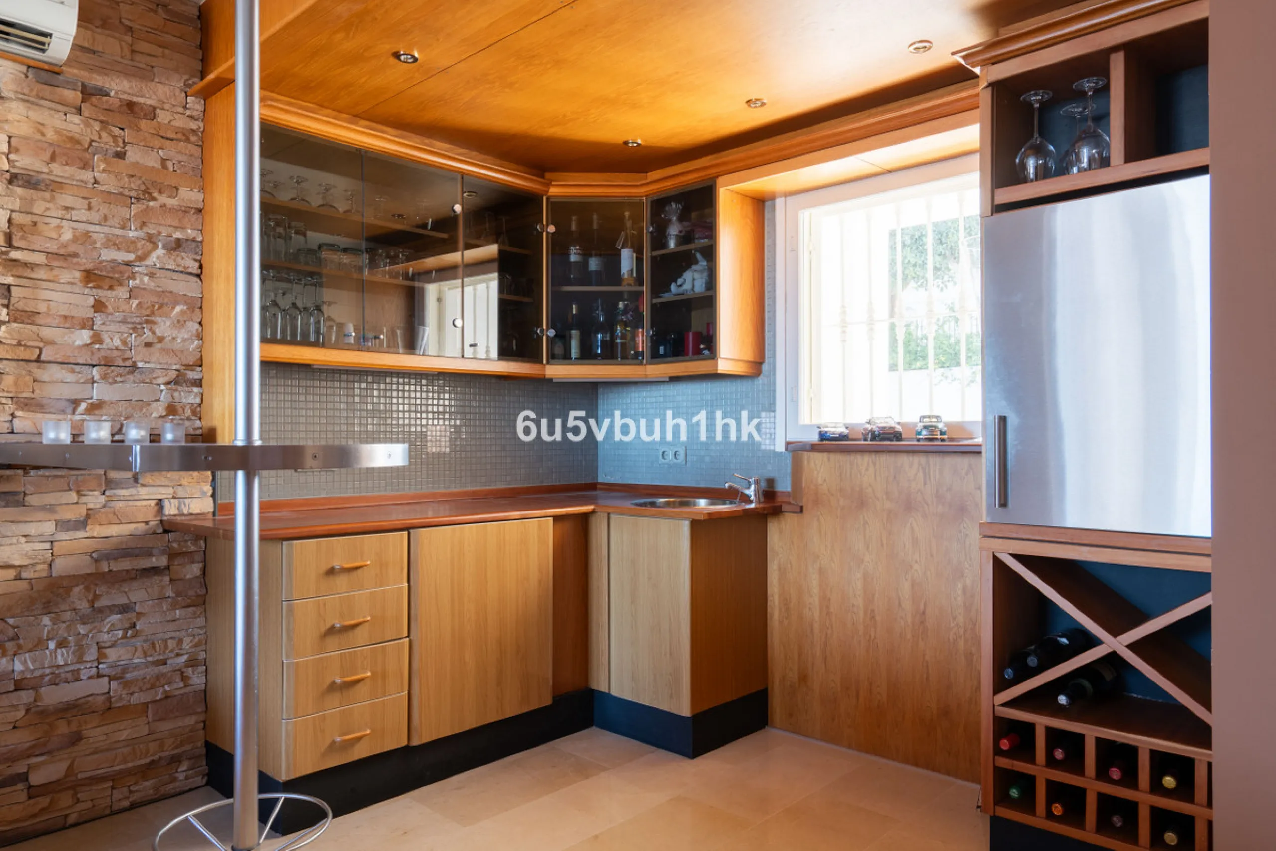 This entire house offers versatile possibilities for personal use, a holiday home, or as an investment opportunity.