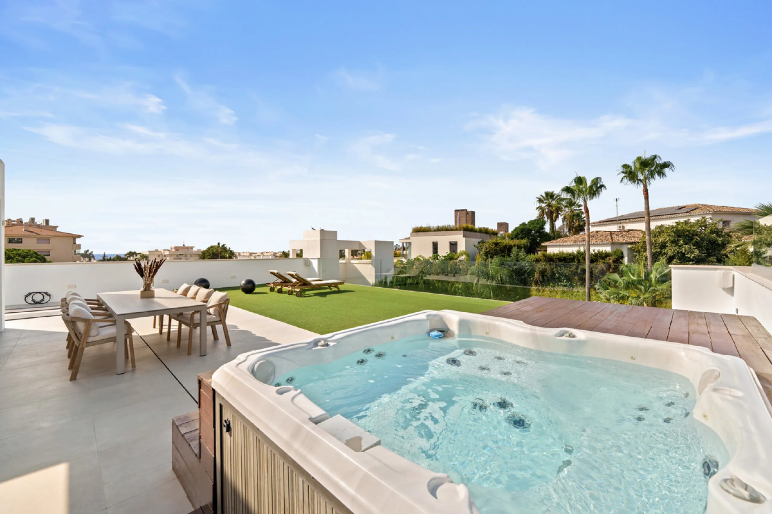 Located in the sought-after area of Nueva Andalucía, just minutes from Puerto Banús, Villa Jardin is a beautifully presented contemporary villa combining style, comfort, and functionality. The home features open-plan living areas with large sliding doors 