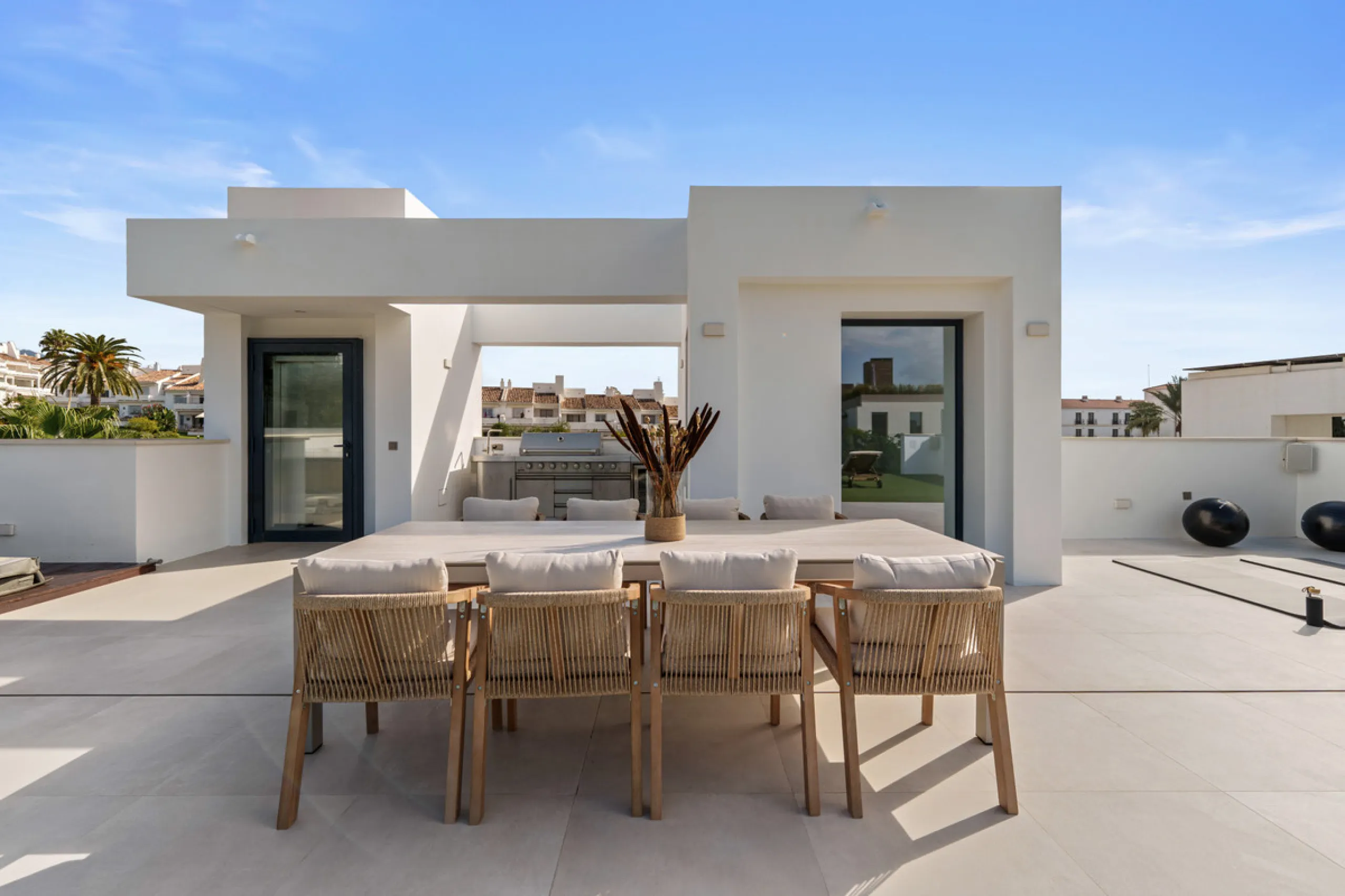 Located in the sought-after area of Nueva Andalucía, just minutes from Puerto Banús, Villa Jardin is a beautifully presented contemporary villa combining style, comfort, and functionality. The home features open-plan living areas with large sliding doors 