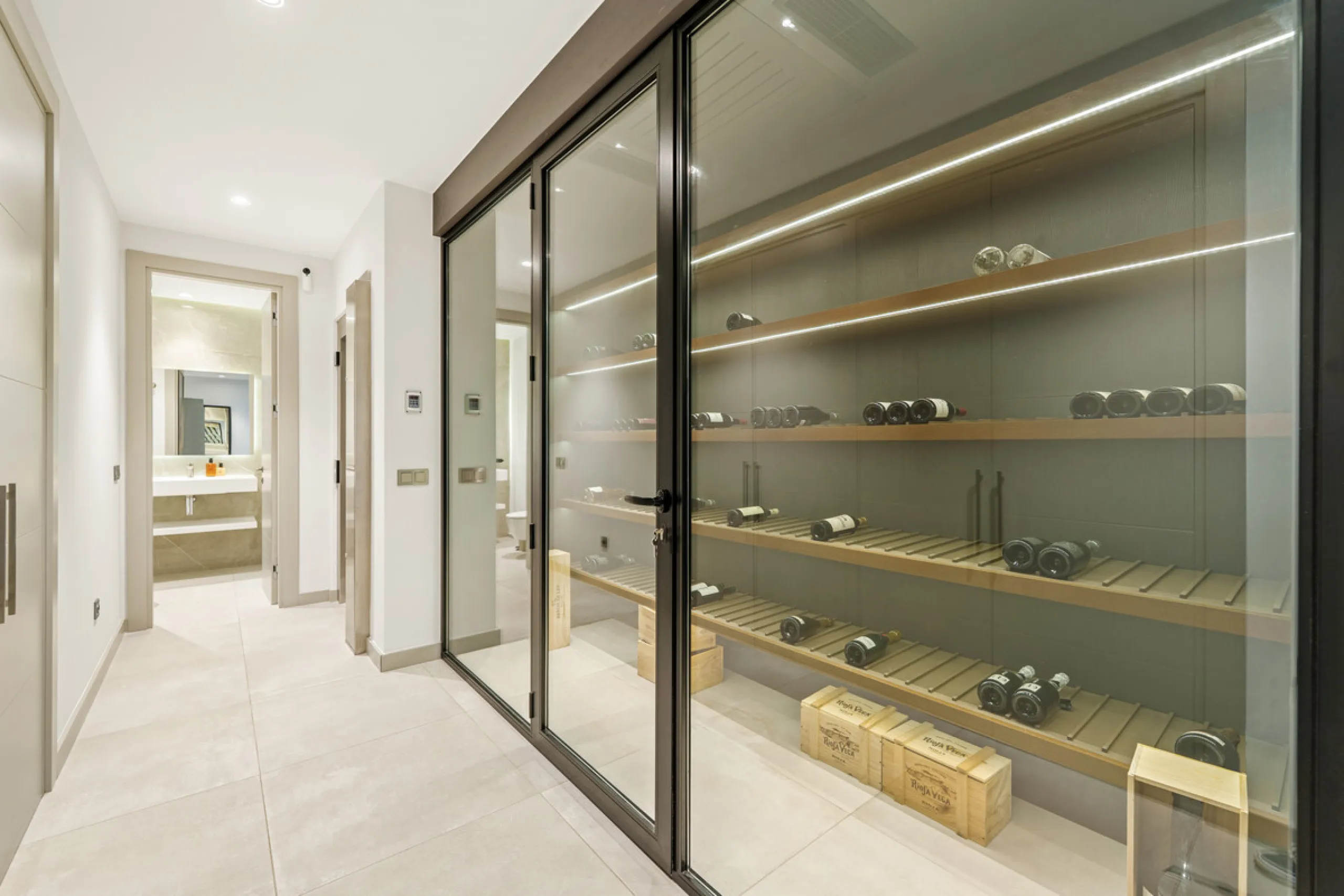 Located in the sought-after area of Nueva Andalucía, just minutes from Puerto Banús, Villa Jardin is a beautifully presented contemporary villa combining style, comfort, and functionality. The home features open-plan living areas with large sliding doors 