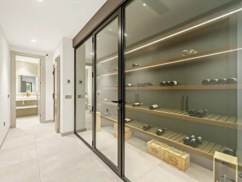 Located in the sought-after area of Nueva Andalucía, just minutes from Puerto Banús, Villa Jardin is a beautifully presented contemporary villa combining style, comfort, and functionality. The home features open-plan living areas with large sliding doors 
