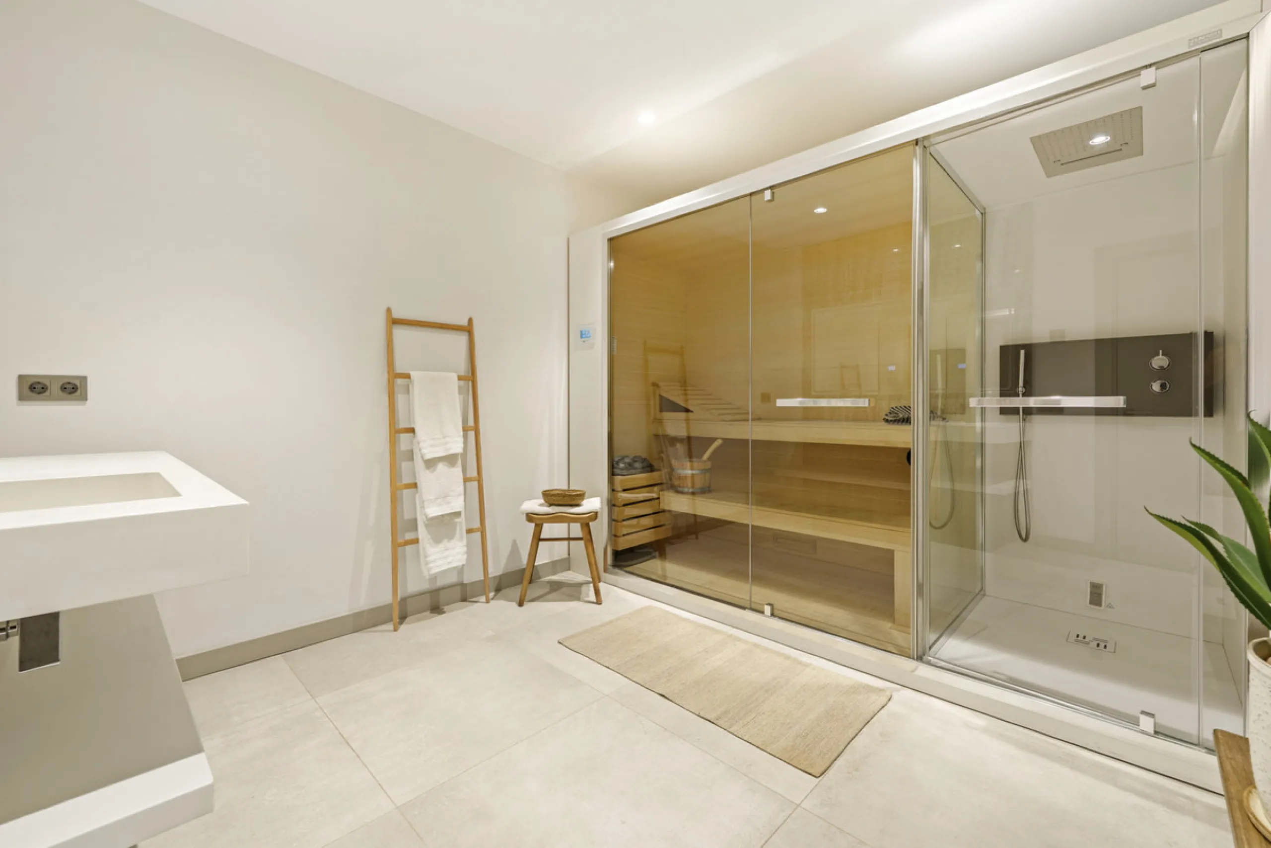 Located in the sought-after area of Nueva Andalucía, just minutes from Puerto Banús, Villa Jardin is a beautifully presented contemporary villa combining style, comfort, and functionality. The home features open-plan living areas with large sliding doors 