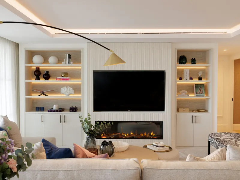 Villa Agata presents a modern Mediterranean home in La Quinta with incredible sea views. Set on a 1,109 m² plot and newly renovated throughout, the villa showcases striking architecture paired with refined interiors by Soledad Merchant. The main living ar