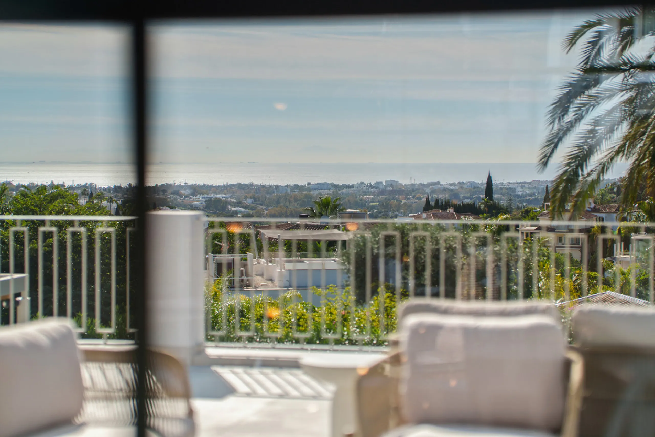 Villa Agata presents a modern Mediterranean home in La Quinta with incredible sea views. Set on a 1,109 m² plot and newly renovated throughout, the villa showcases striking architecture paired with refined interiors by Soledad Merchant. The main living ar