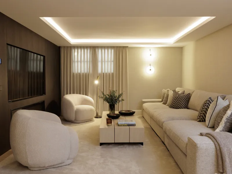 Villa Agata presents a modern Mediterranean home in La Quinta with incredible sea views. Set on a 1,109 m² plot and newly renovated throughout, the villa showcases striking architecture paired with refined interiors by Soledad Merchant. The main living ar