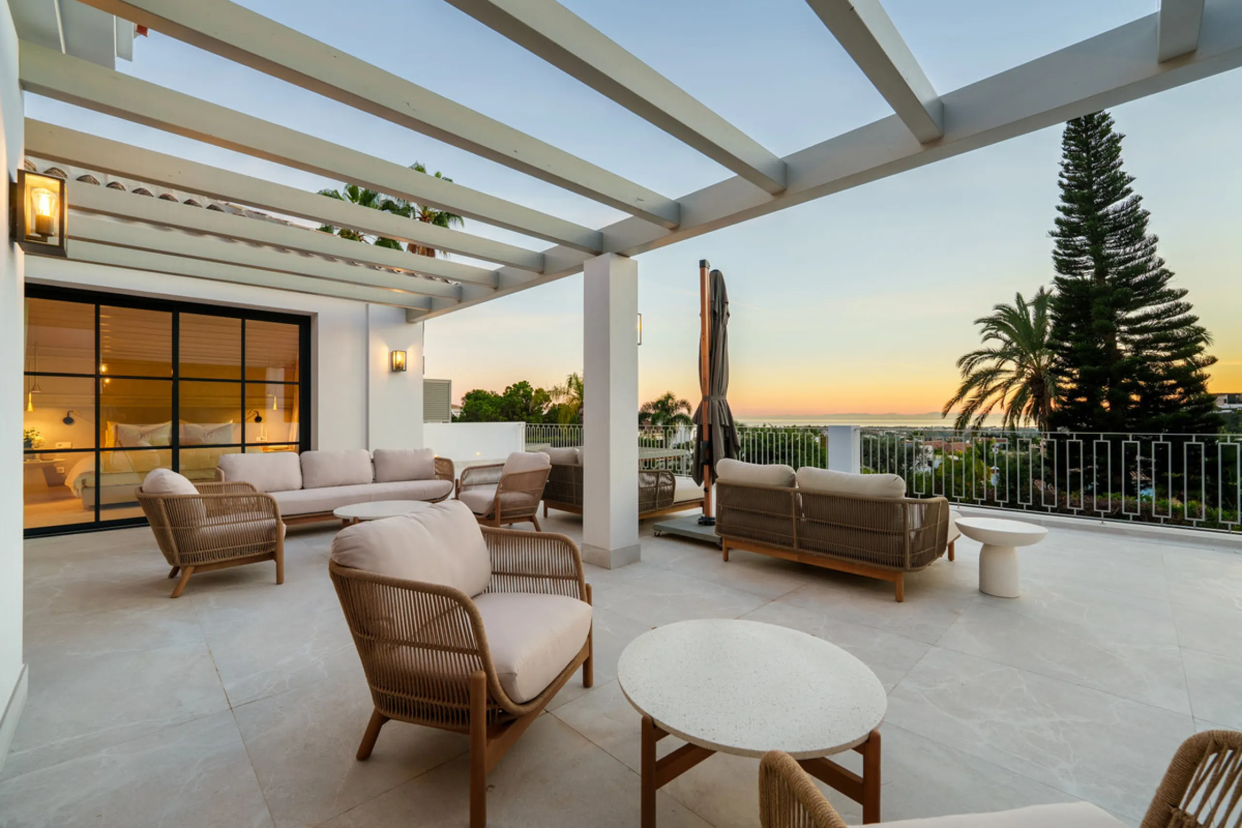 Villa Agata presents a modern Mediterranean home in La Quinta with incredible sea views. Set on a 1,109 m² plot and newly renovated throughout, the villa showcases striking architecture paired with refined interiors by Soledad Merchant. The main living ar