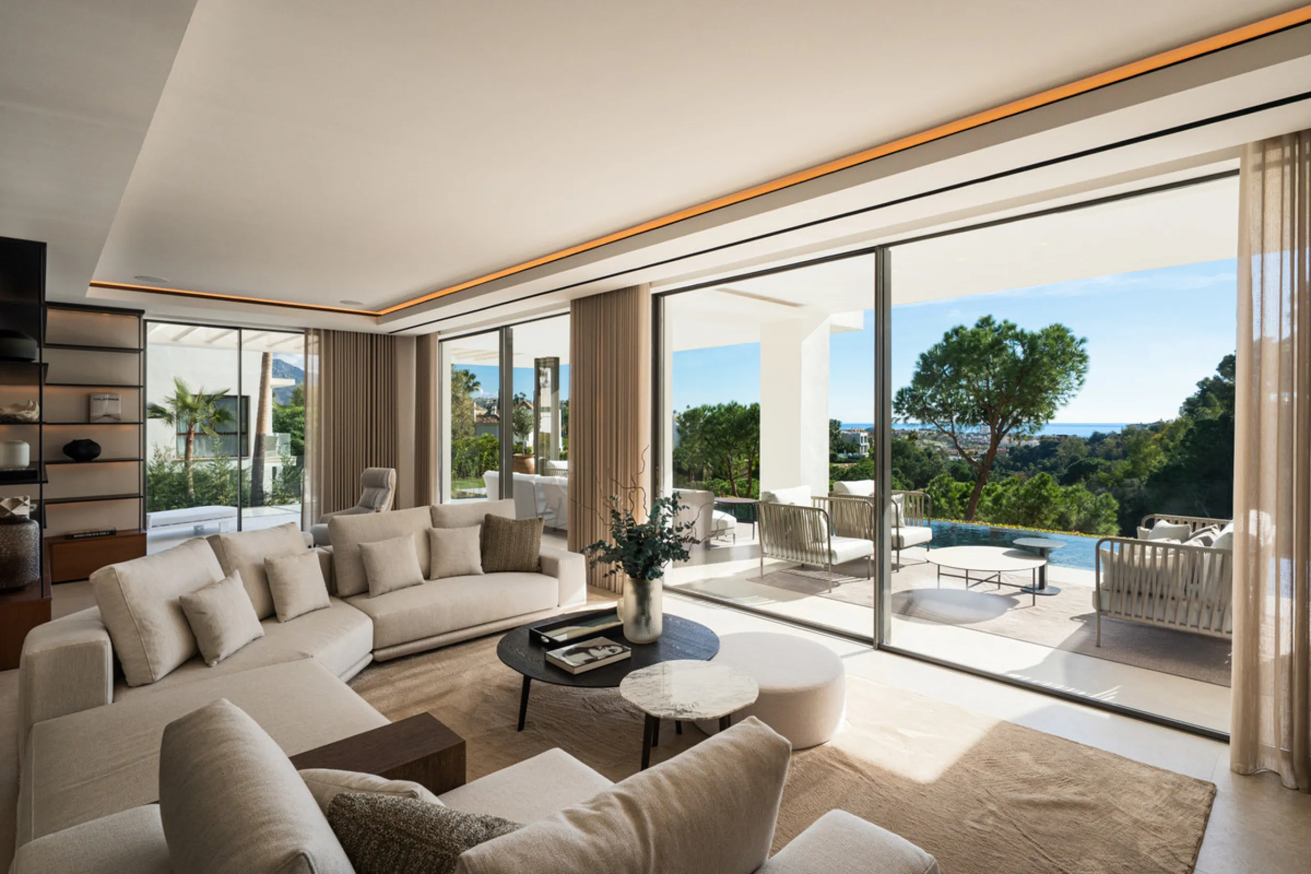 House - Detached Villa в продаже в Benahavís, Málaga. В доме 6 спален и 8 ванных комнат. Площадь дома 771 м². Площадь участка 1009 м²