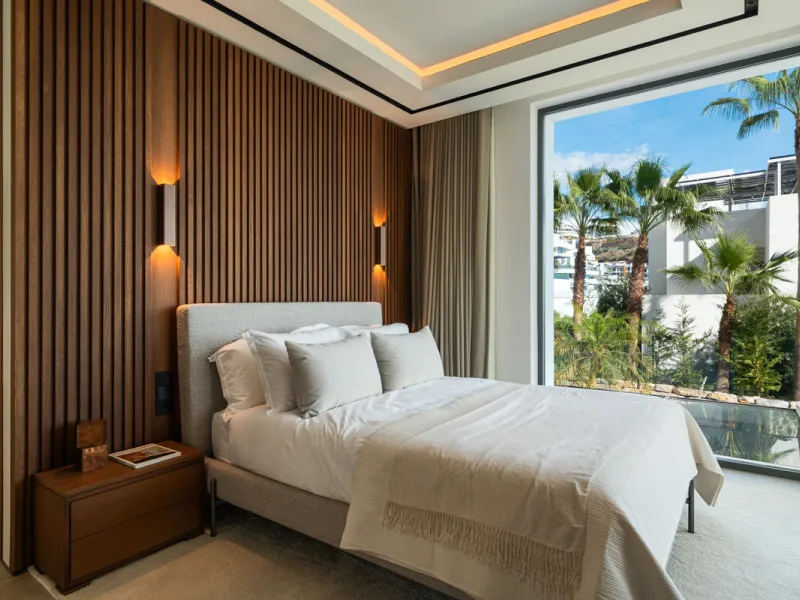 House - Detached Villa в продаже в Benahavís, Málaga. В доме 6 спален и 8 ванных комнат. Площадь дома 771 м². Площадь участка 1009 м²