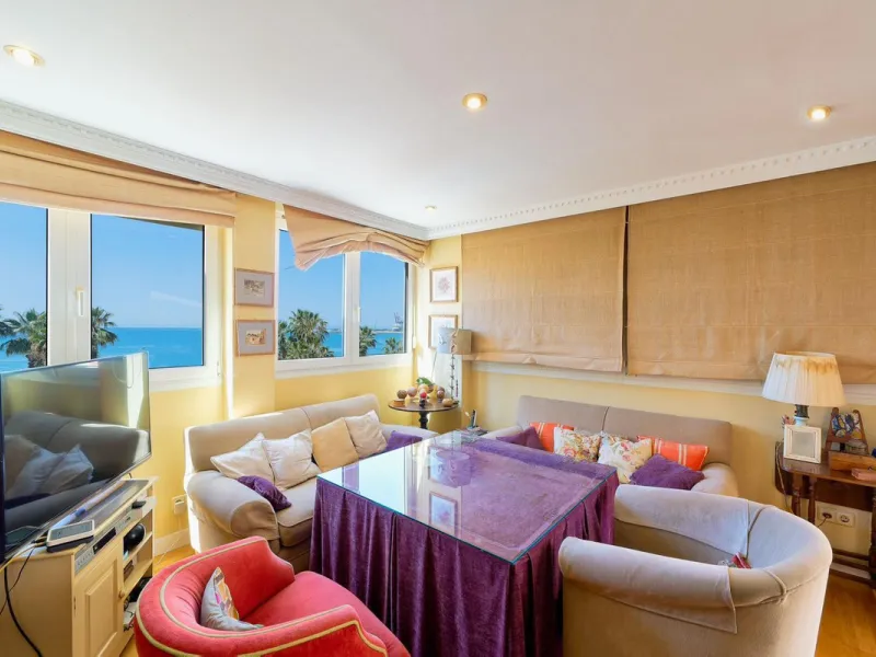 This stunning 3-bedroom, 2-bathroom penthouse is perfectly positioned on the beachfront in one of Málaga's most exclusive and tranquil areas — Malagueta–Monte Sancha. Offering uninterrupted sea views, this residence captures the very essence of Mediterran
