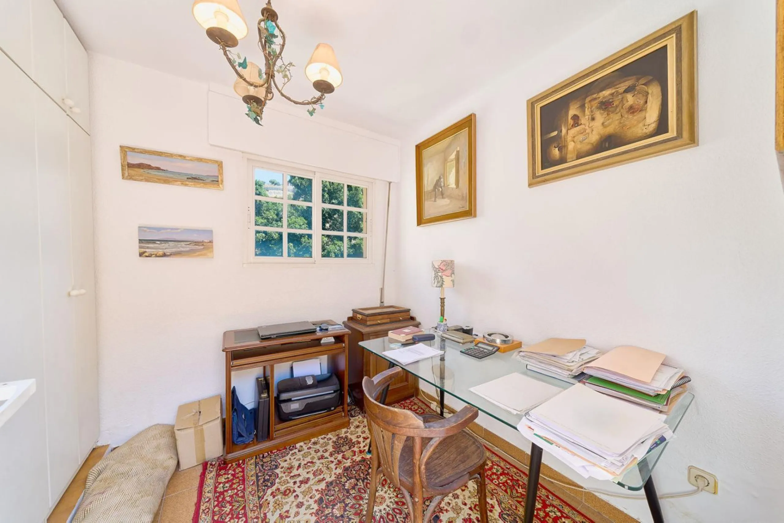 This stunning 3-bedroom, 2-bathroom penthouse is perfectly positioned on the beachfront in one of Málaga's most exclusive and tranquil areas — Malagueta–Monte Sancha. Offering uninterrupted sea views, this residence captures the very essence of Mediterran