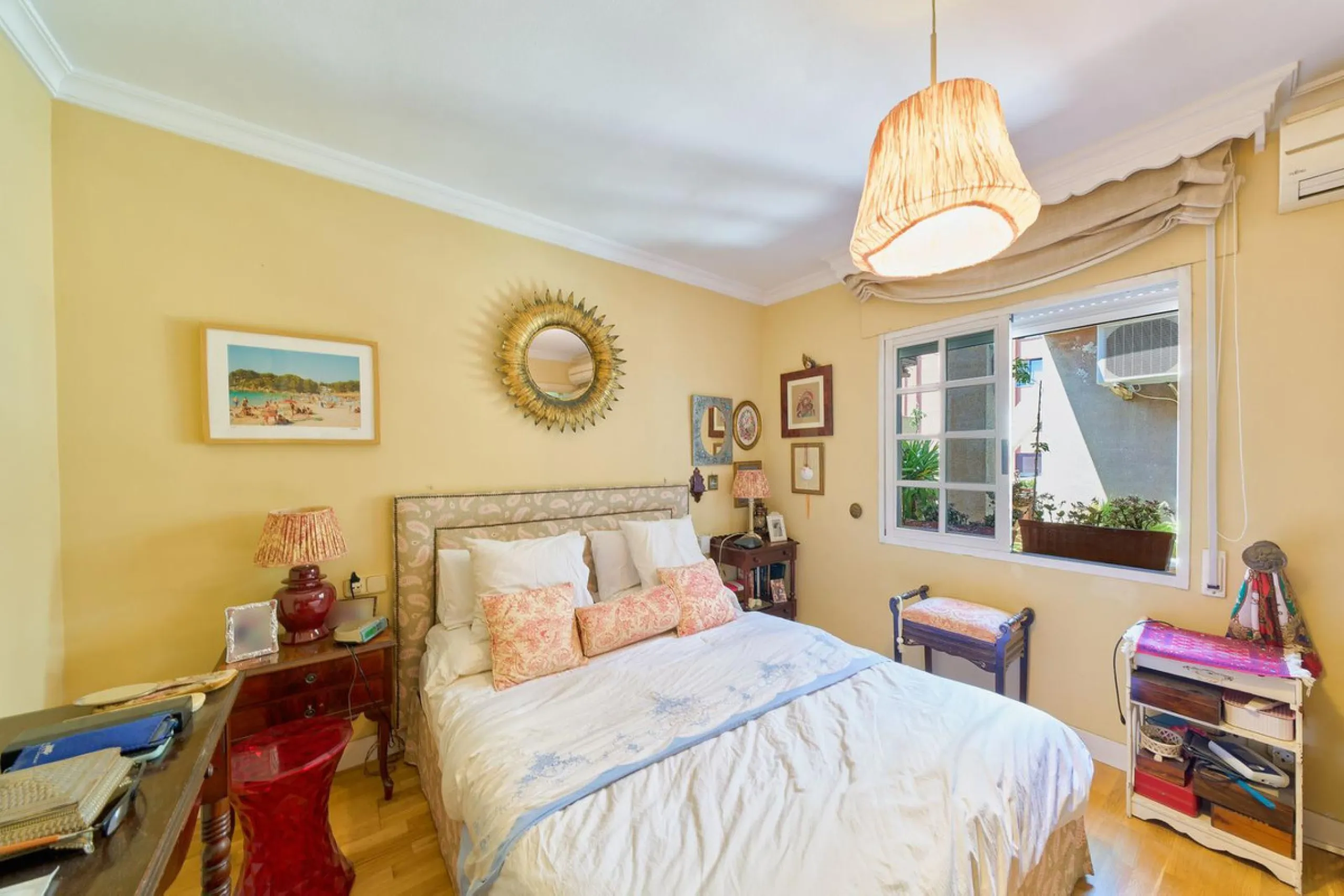 This stunning 3-bedroom, 2-bathroom penthouse is perfectly positioned on the beachfront in one of Málaga's most exclusive and tranquil areas — Malagueta–Monte Sancha. Offering uninterrupted sea views, this residence captures the very essence of Mediterran