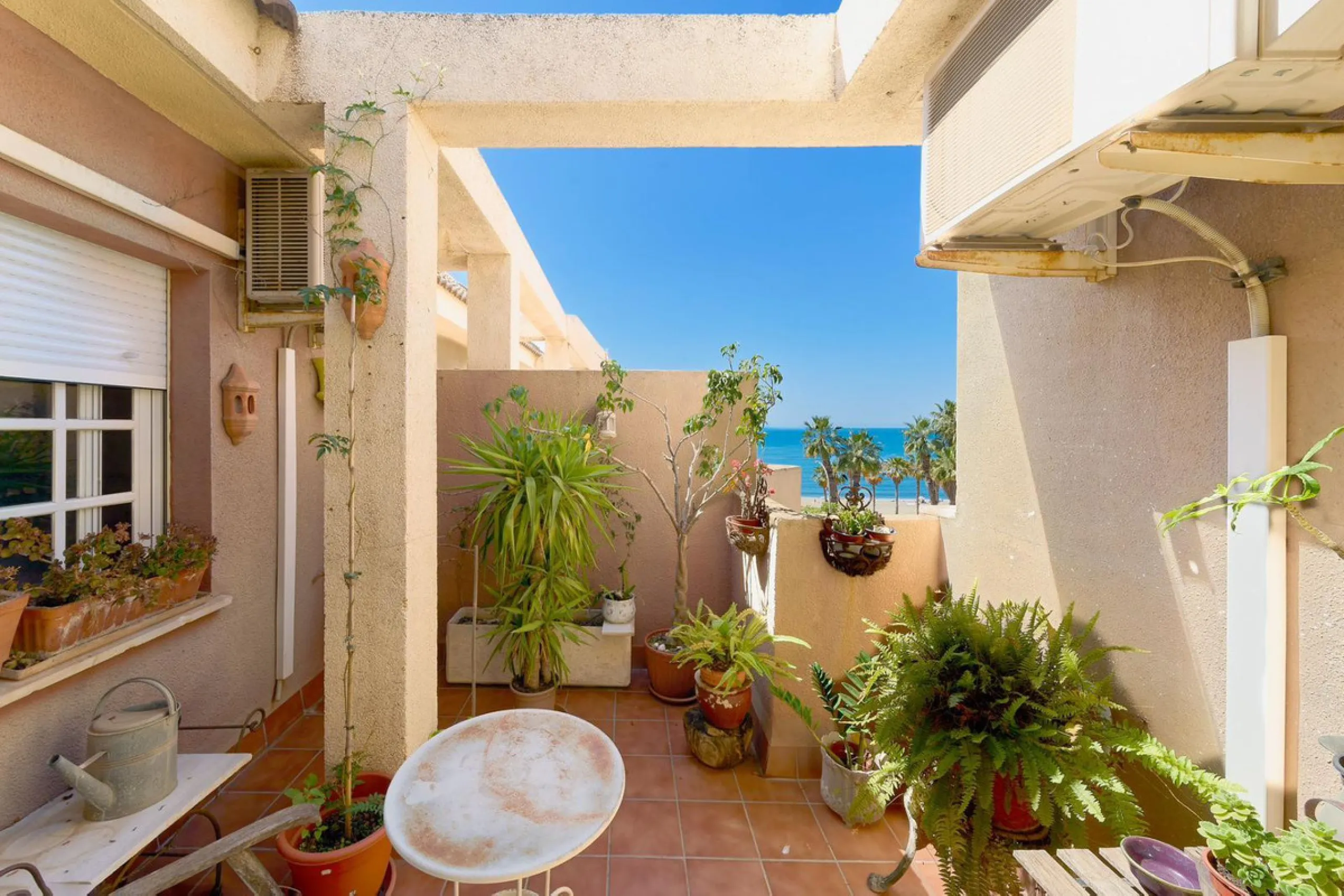 This stunning 3-bedroom, 2-bathroom penthouse is perfectly positioned on the beachfront in one of Málaga's most exclusive and tranquil areas — Malagueta–Monte Sancha. Offering uninterrupted sea views, this residence captures the very essence of Mediterran