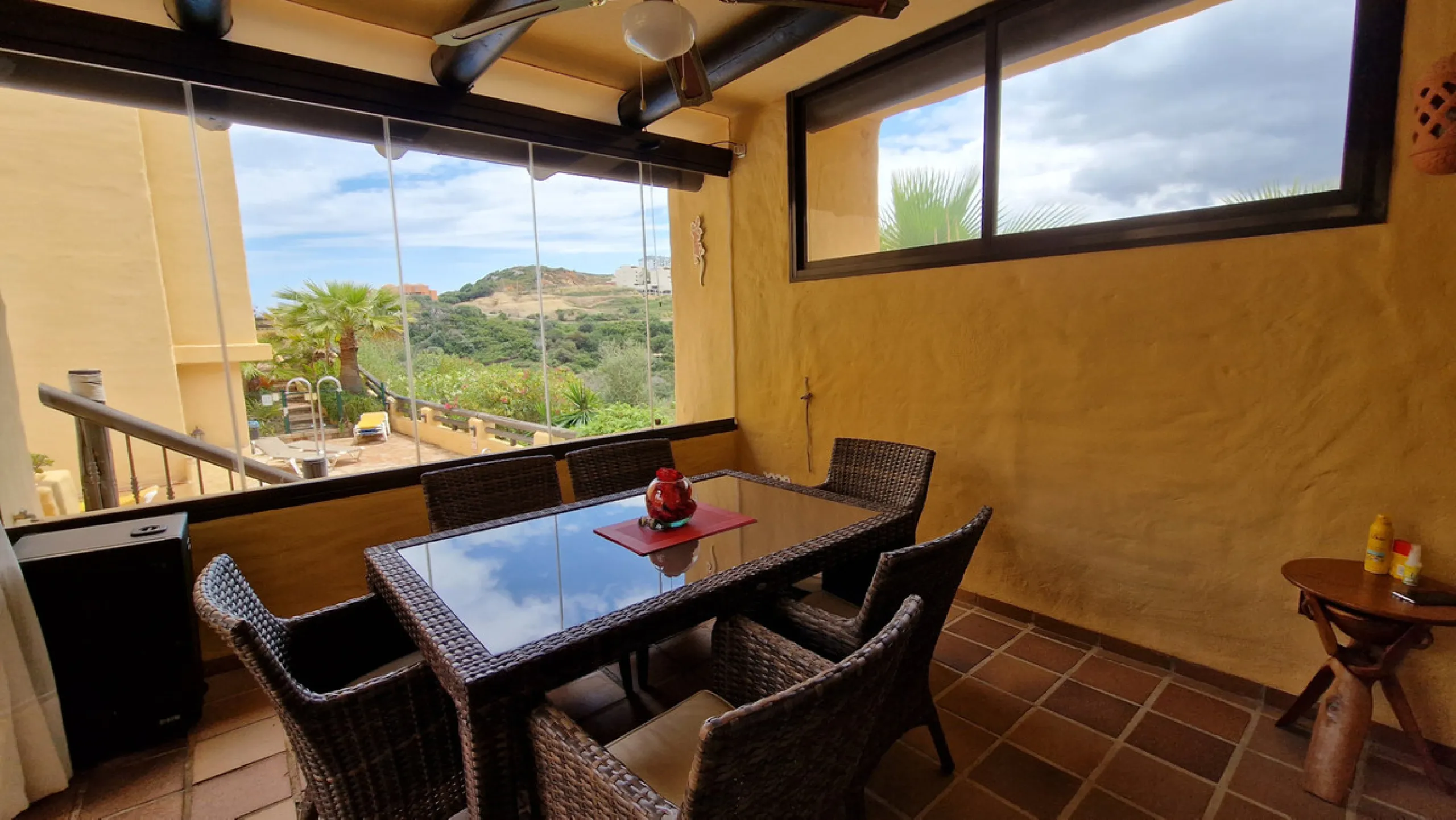 Apartment - Ground Floor Apartment в продаже в Manilva, Málaga. В доме 3 спален и 2 ванных комнат. Площадь дома 107 м²