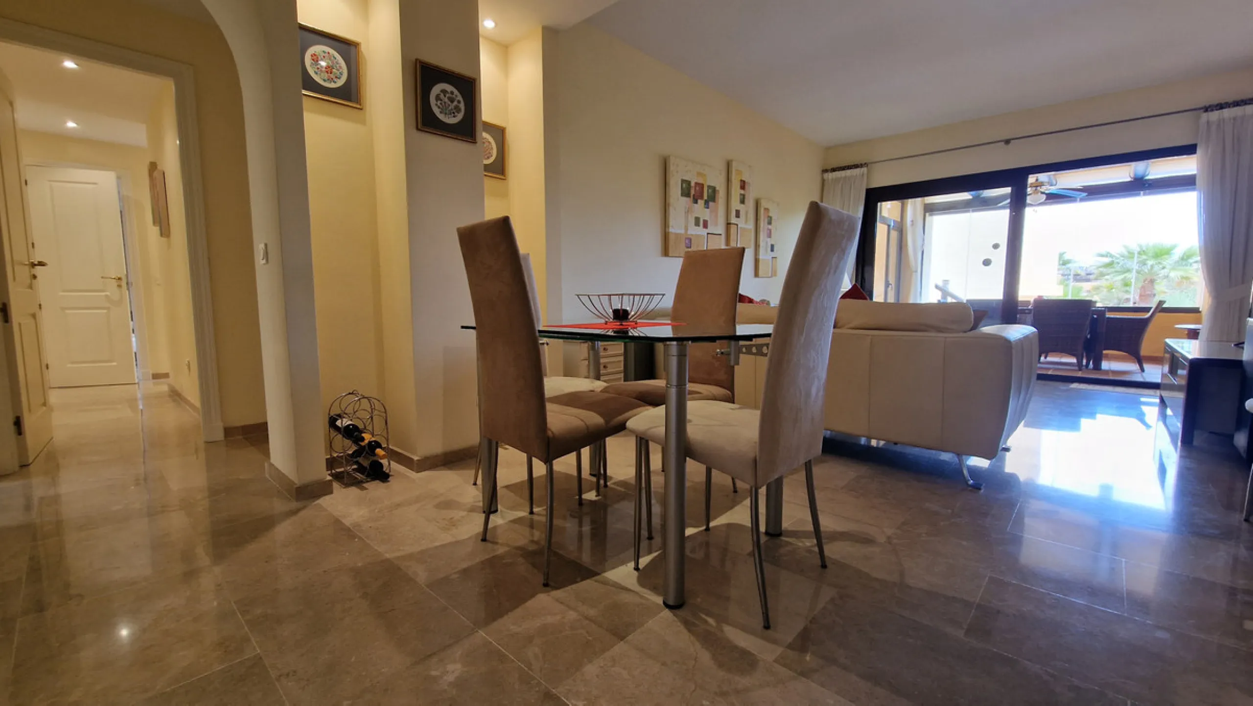 Apartment - Ground Floor Apartment в продаже в Manilva, Málaga. В доме 3 спален и 2 ванных комнат. Площадь дома 107 м²