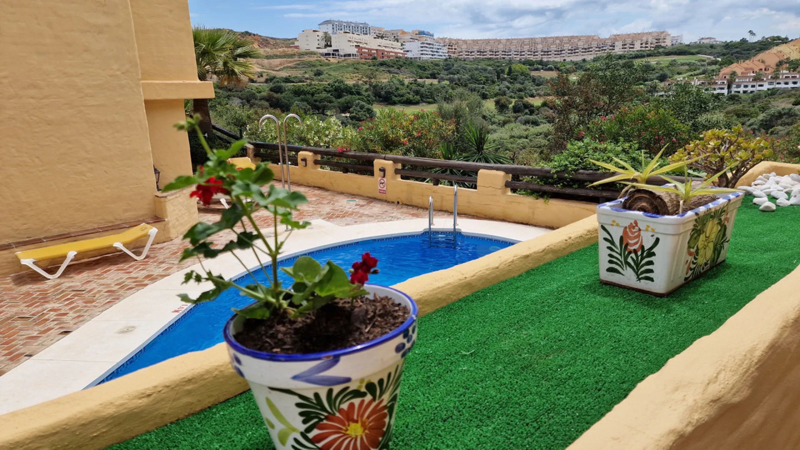 Apartment - Ground Floor Apartment в продаже в Manilva, Málaga. В доме 3 спален и 2 ванных комнат. Площадь дома 107 м²