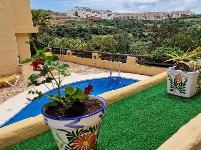 Apartment - Ground Floor Apartment в продаже в Manilva, Málaga. В доме 3 спален и 2 ванных комнат. Площадь дома 107 м²