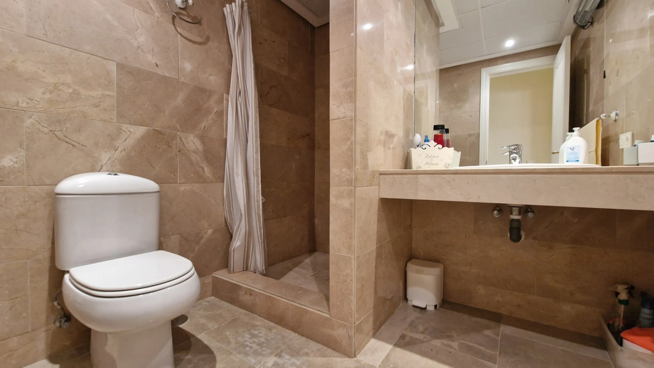 Apartment - Ground Floor Apartment в продаже в Manilva, Málaga. В доме 3 спален и 2 ванных комнат. Площадь дома 107 м²