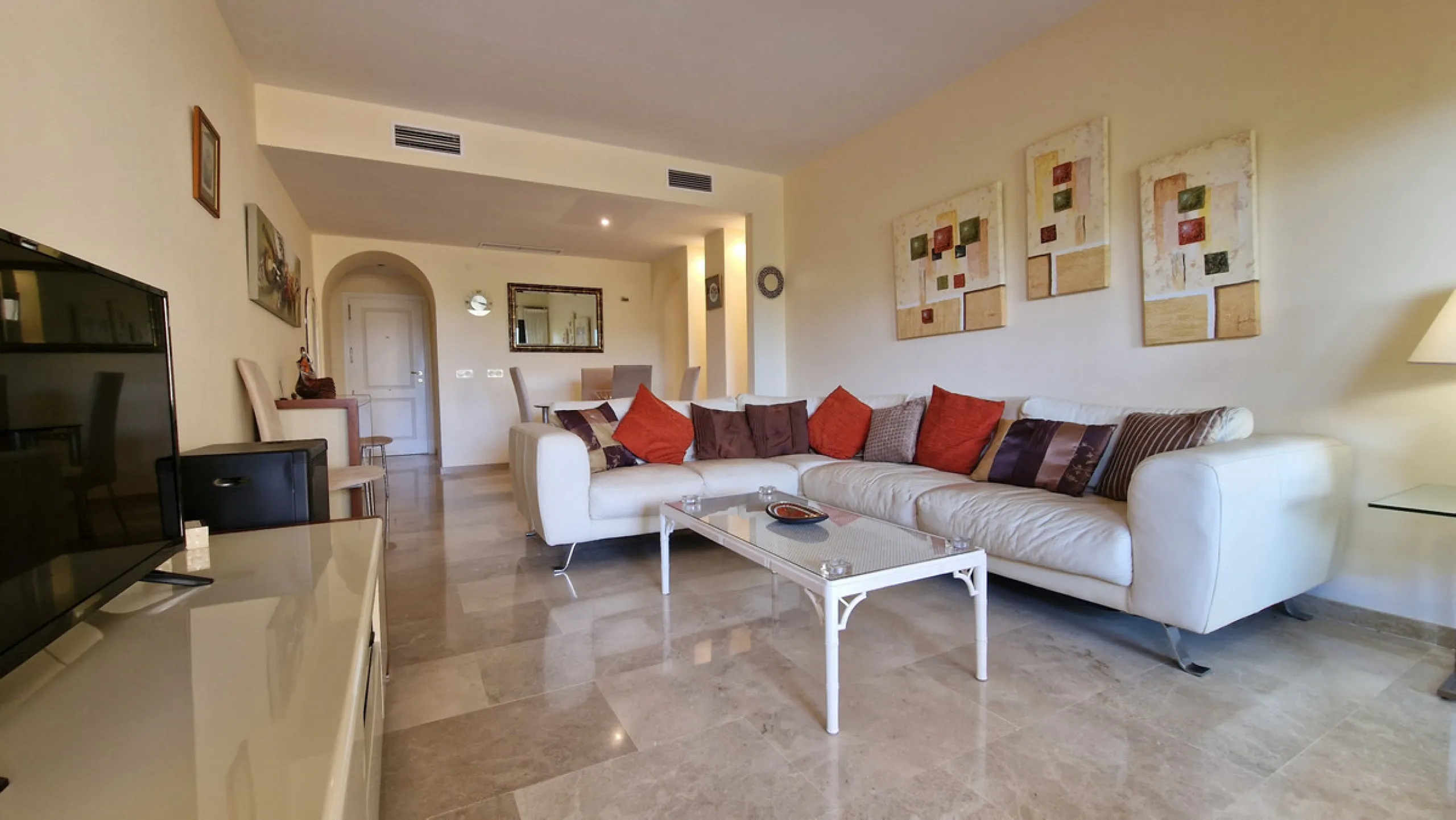 Apartment - Ground Floor Apartment в продаже в Manilva, Málaga. В доме 3 спален и 2 ванных комнат. Площадь дома 107 м²