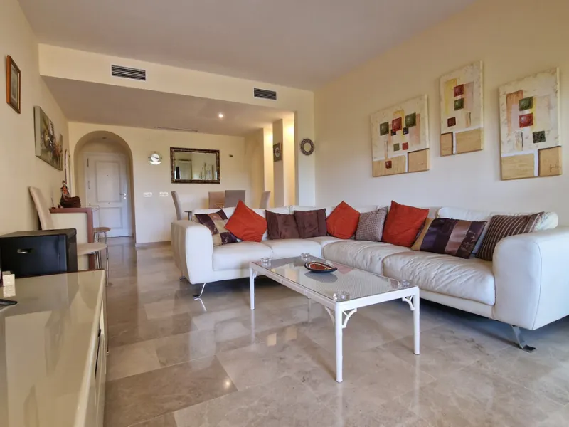 Apartment - Ground Floor Apartment в продаже в Manilva, Málaga. В доме 3 спален и 2 ванных комнат. Площадь дома 107 м²