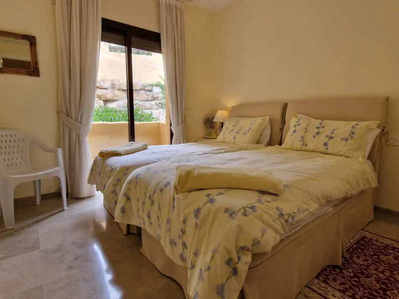 Apartment - Ground Floor Apartment в продаже в Manilva, Málaga. В доме 3 спален и 2 ванных комнат. Площадь дома 107 м²