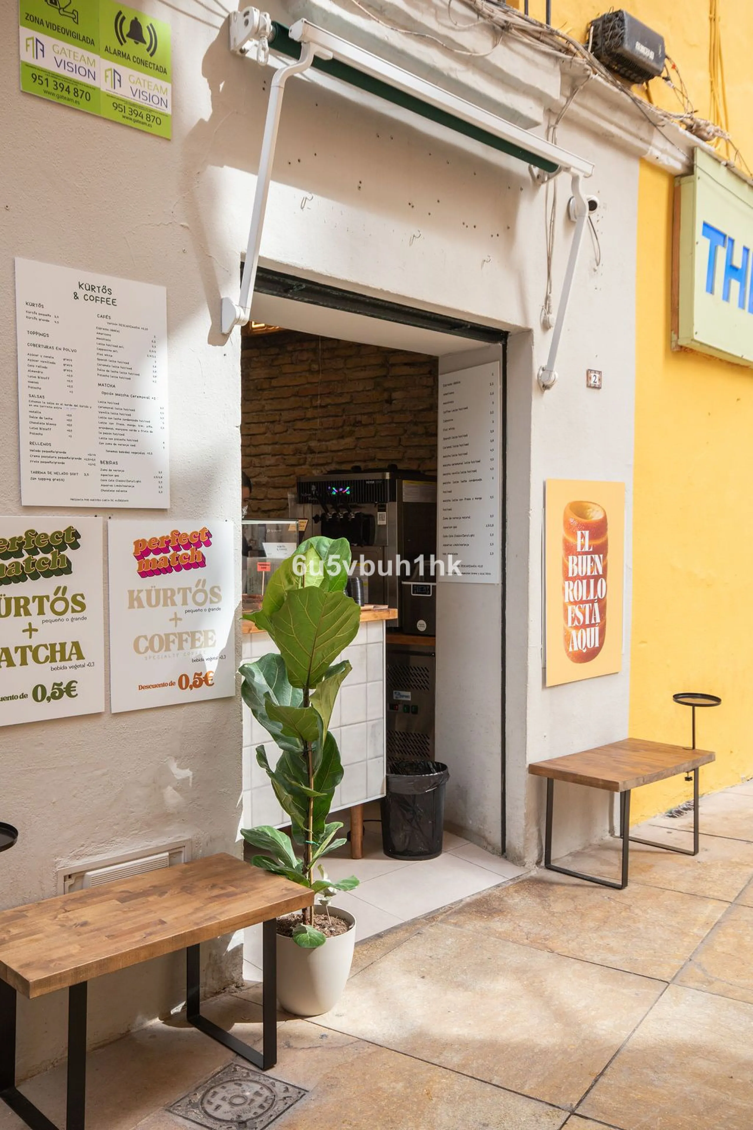 Located on one of the most picturesque streets in Málaga's historic centre, Calle San Juan, this characterful building offers a rare combination of immediate income and exceptional development potential. With its rooftop overlooking the magnificent tower 