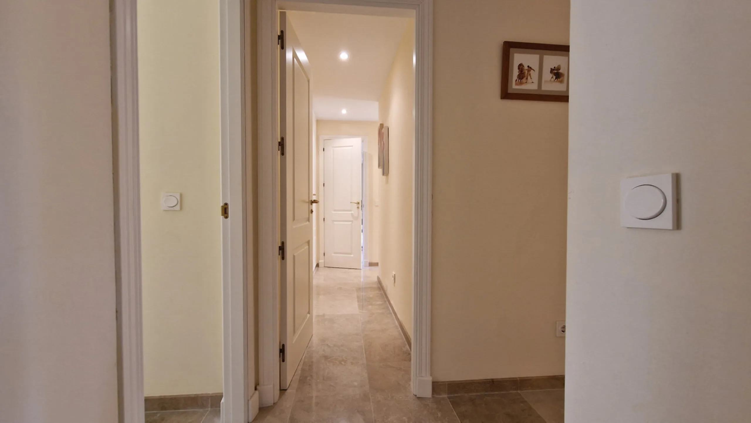 Apartment - Ground Floor Apartment в продаже в Manilva, Málaga. В доме 3 спален и 2 ванных комнат. Площадь дома 107 м²