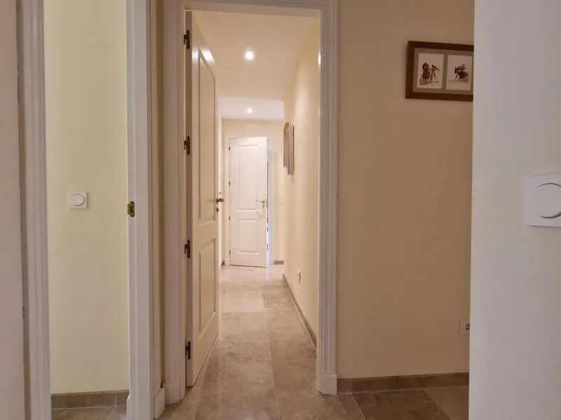 Apartment - Ground Floor Apartment в продаже в Manilva, Málaga. В доме 3 спален и 2 ванных комнат. Площадь дома 107 м²