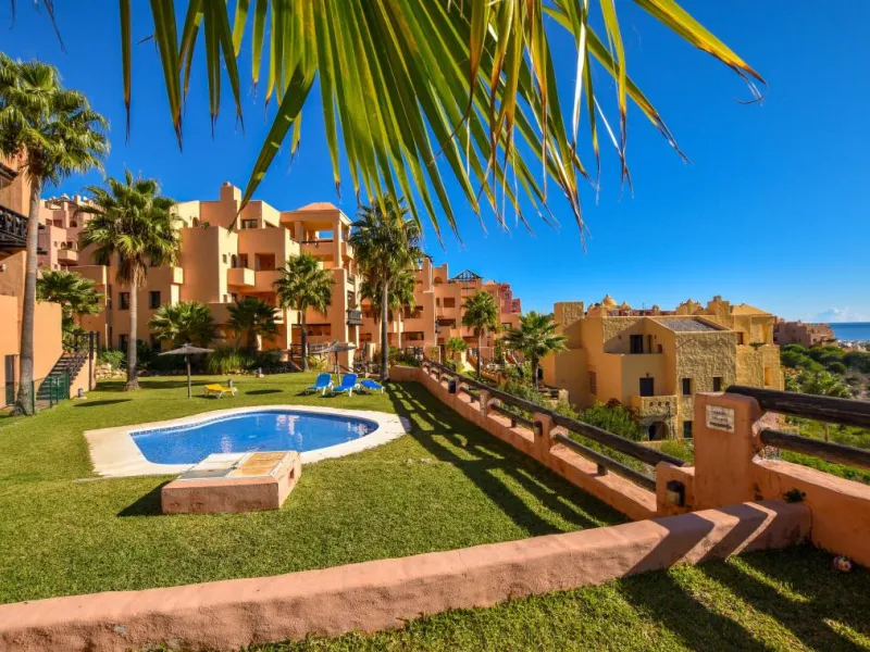 Apartment - Ground Floor Apartment в продаже в Manilva, Málaga. В доме 3 спален и 2 ванных комнат. Площадь дома 107 м²