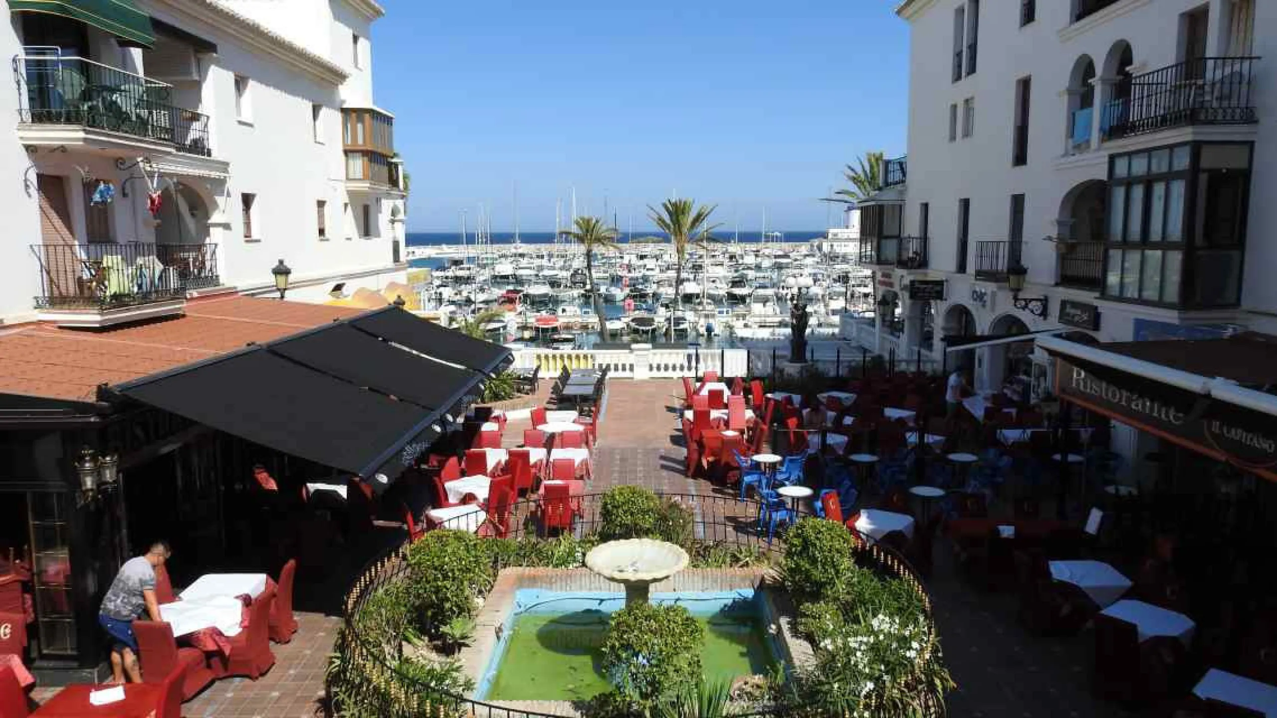 Apartment - Ground Floor Apartment в продаже в Manilva, Málaga. В доме 3 спален и 2 ванных комнат. Площадь дома 107 м²