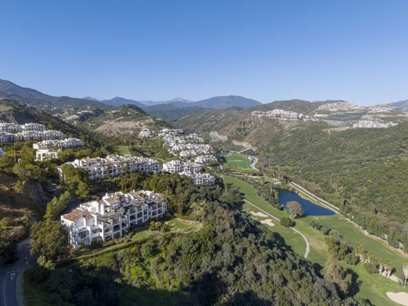 Duplex Penthouse with Panoramic Sea & Golf Views – Urb. Altos de La Quinta