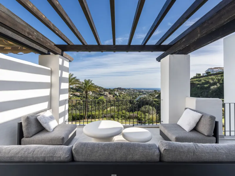 Duplex Penthouse with Panoramic Sea & Golf Views – Urb. Altos de La Quinta