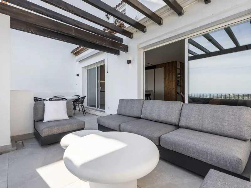 Duplex Penthouse with Panoramic Sea & Golf Views – Urb. Altos de La Quinta