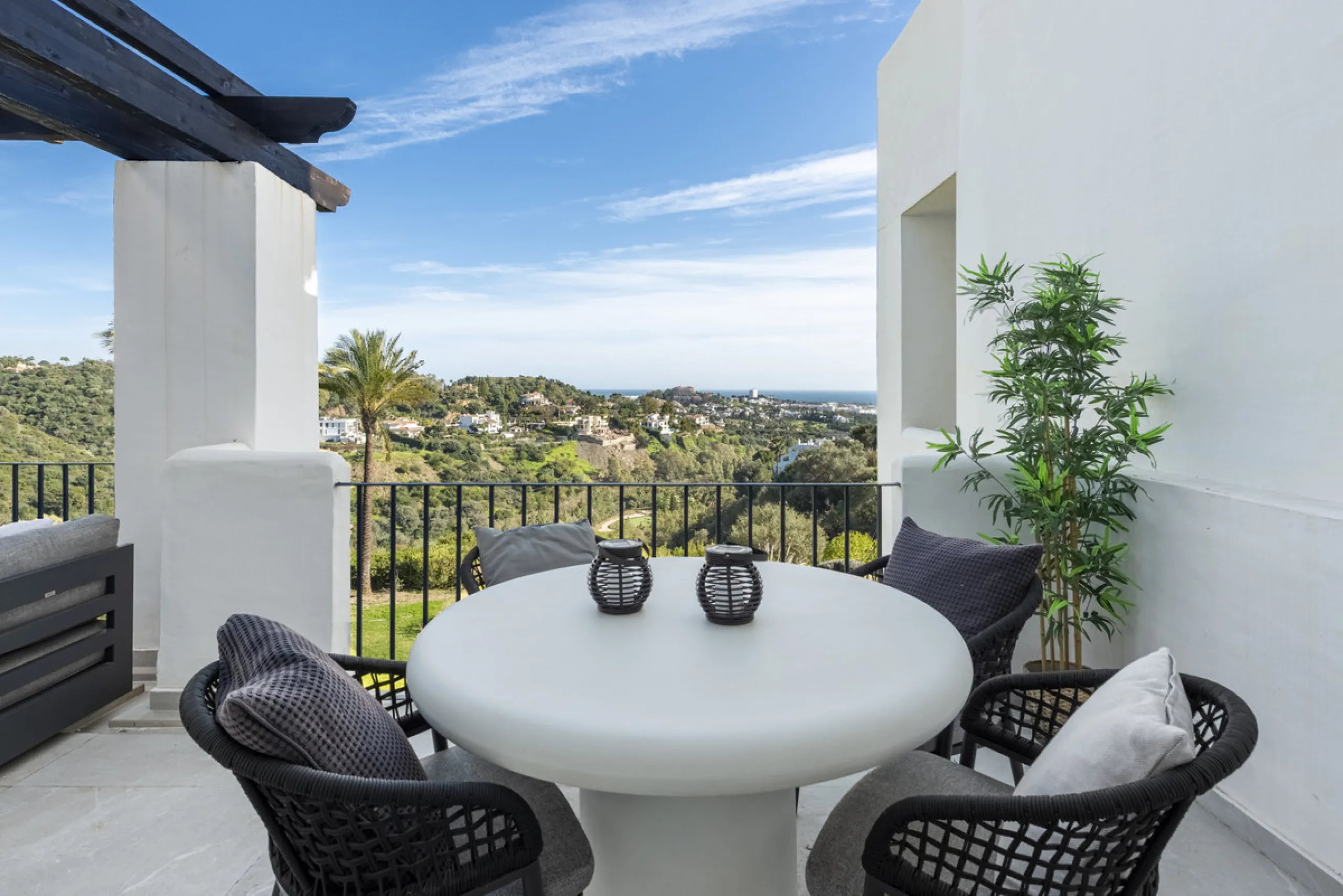Duplex Penthouse with Panoramic Sea & Golf Views – Urb. Altos de La Quinta