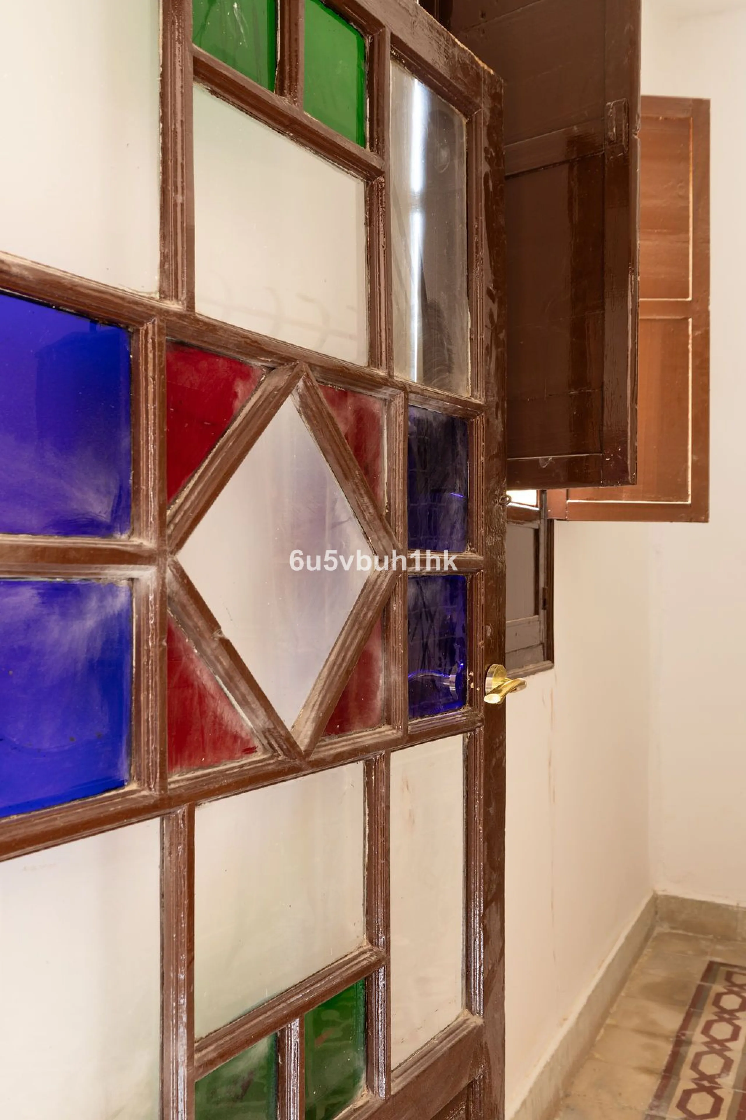 Located on one of the most picturesque streets in Málaga's historic centre, Calle San Juan, this characterful building offers a rare combination of immediate income and exceptional development potential. With its rooftop overlooking the magnificent tower 
