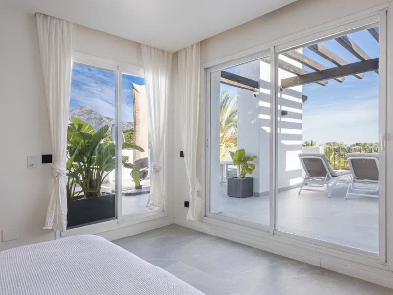 Duplex Penthouse with Panoramic Sea & Golf Views – Urb. Altos de La Quinta