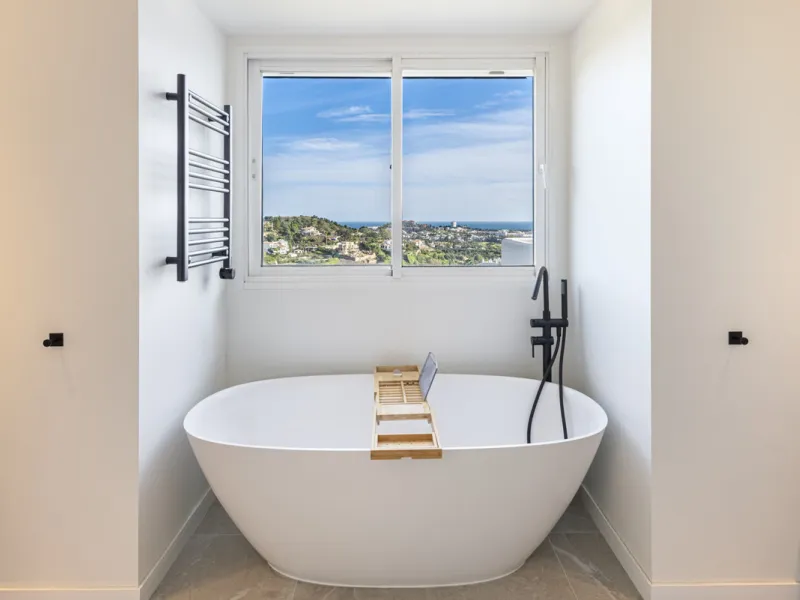 Duplex Penthouse with Panoramic Sea & Golf Views – Urb. Altos de La Quinta