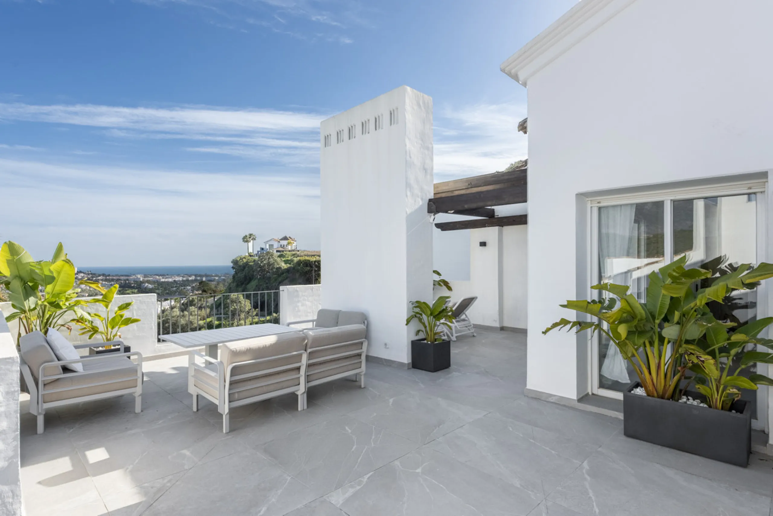Duplex Penthouse with Panoramic Sea & Golf Views – Urb. Altos de La Quinta