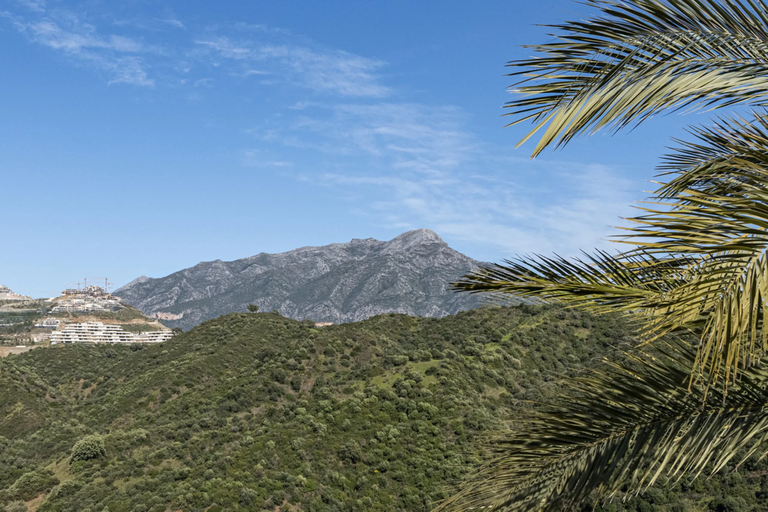 Duplex Penthouse with Panoramic Sea & Golf Views – Urb. Altos de La Quinta