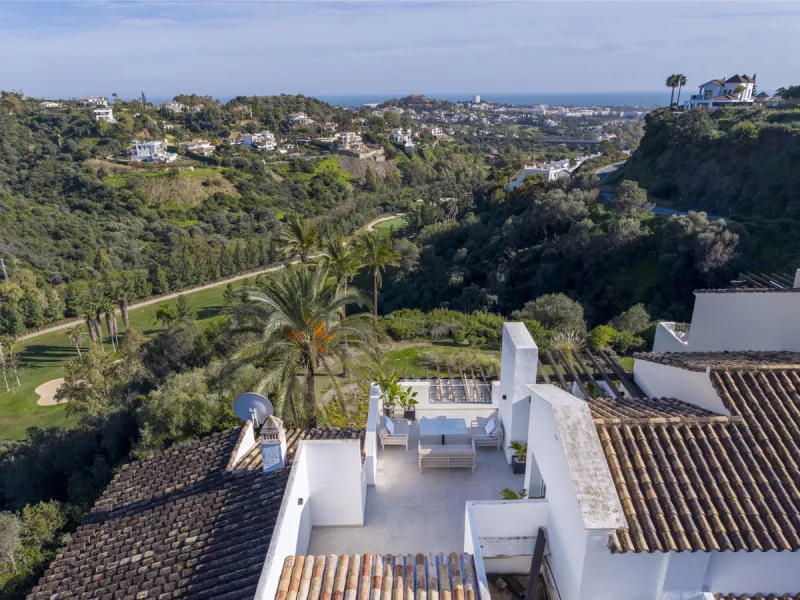 Duplex Penthouse with Panoramic Sea & Golf Views – Urb. Altos de La Quinta