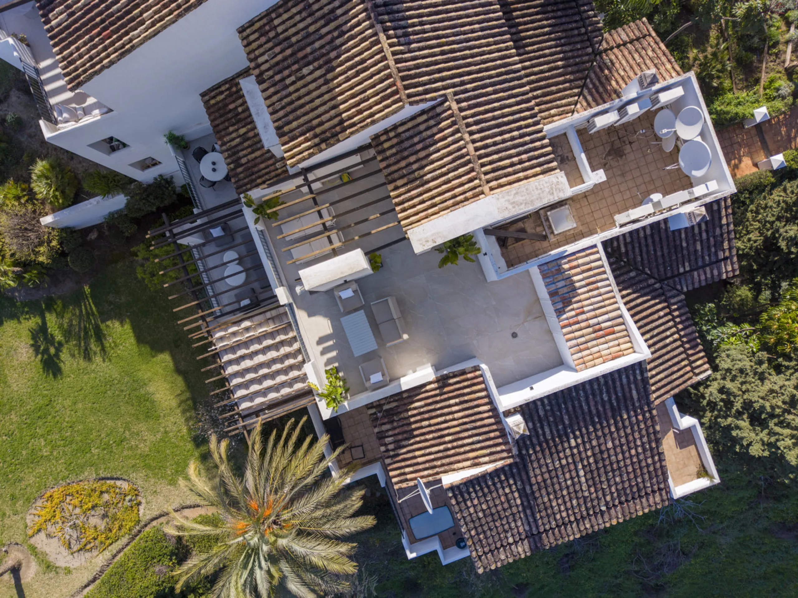 Duplex Penthouse with Panoramic Sea & Golf Views – Urb. Altos de La Quinta