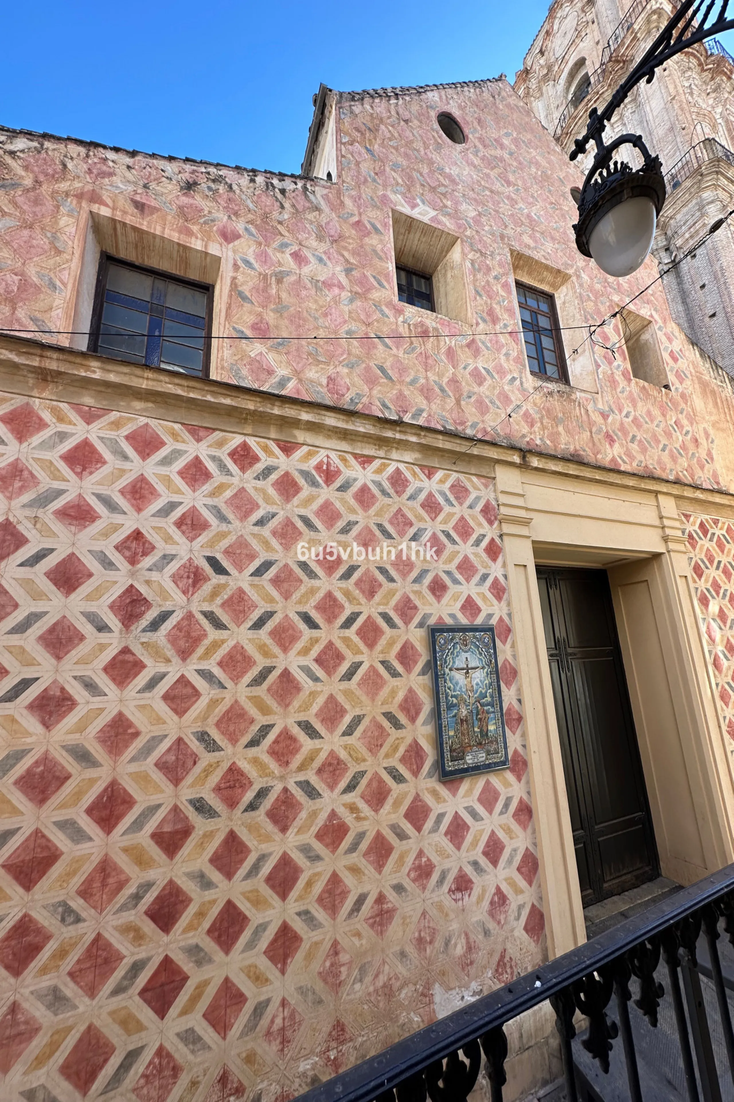 Located on one of the most picturesque streets in Málaga's historic centre, Calle San Juan, this characterful building offers a rare combination of immediate income and exceptional development potential. With its rooftop overlooking the magnificent tower 