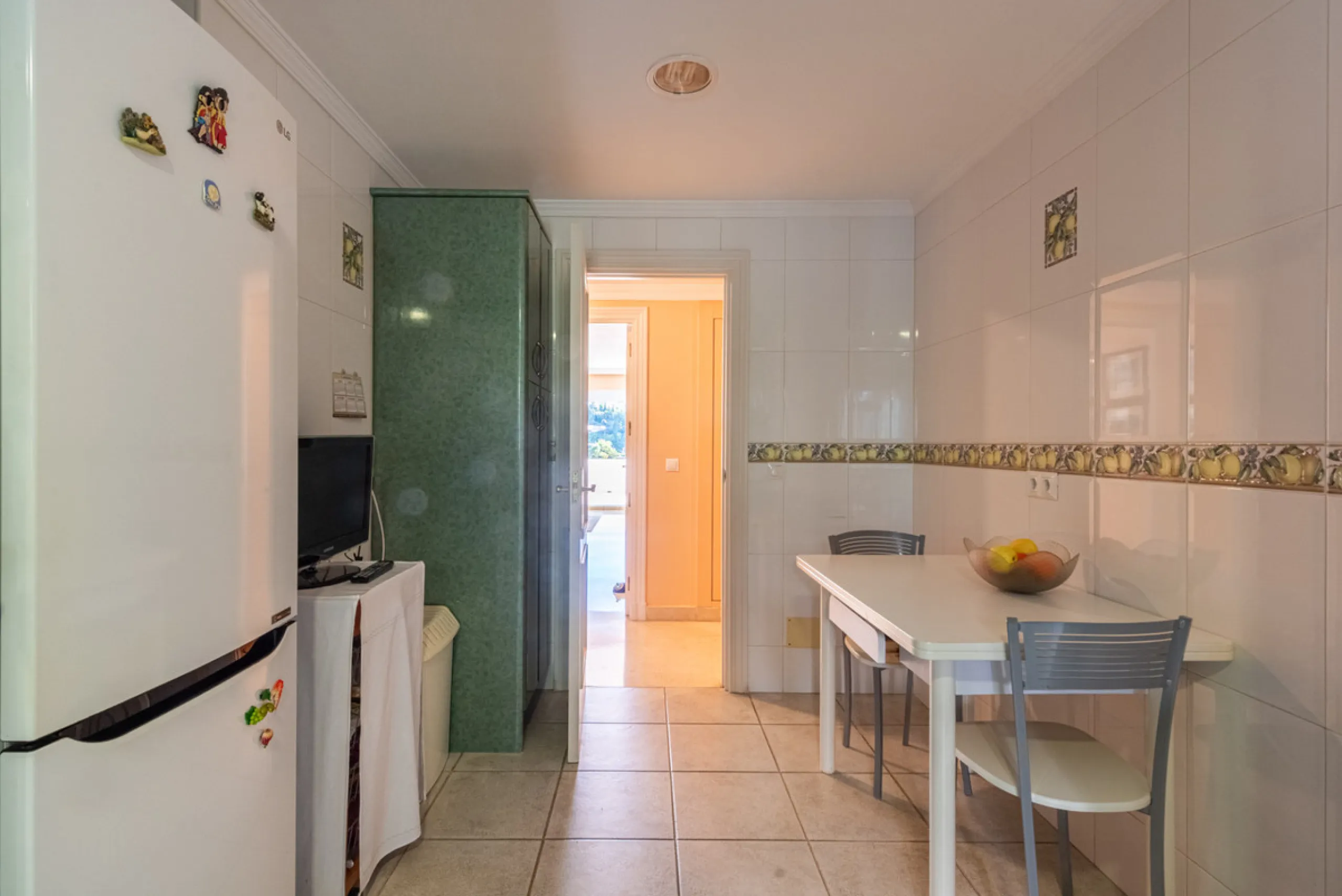 Apartment - Middle Floor Apartment в продаже в Benahavís, Málaga. В доме 2 спален и 2 ванных комнат. Площадь дома 130 м²