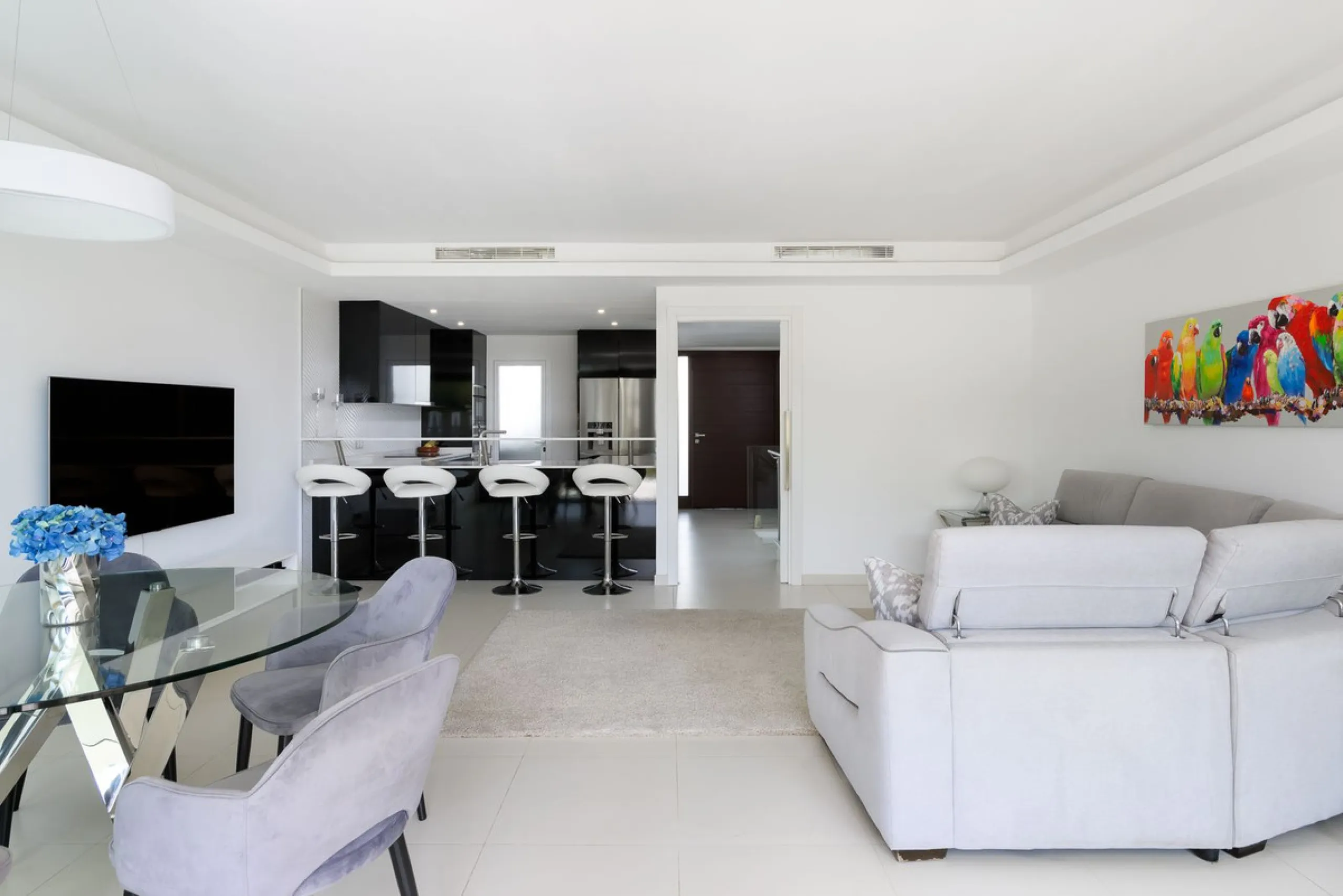 House - Townhouse в продаже в Marbella, Málaga. В доме 3 спален и 3 ванных комнат. Площадь дома 250 м². Площадь участка 20 м²