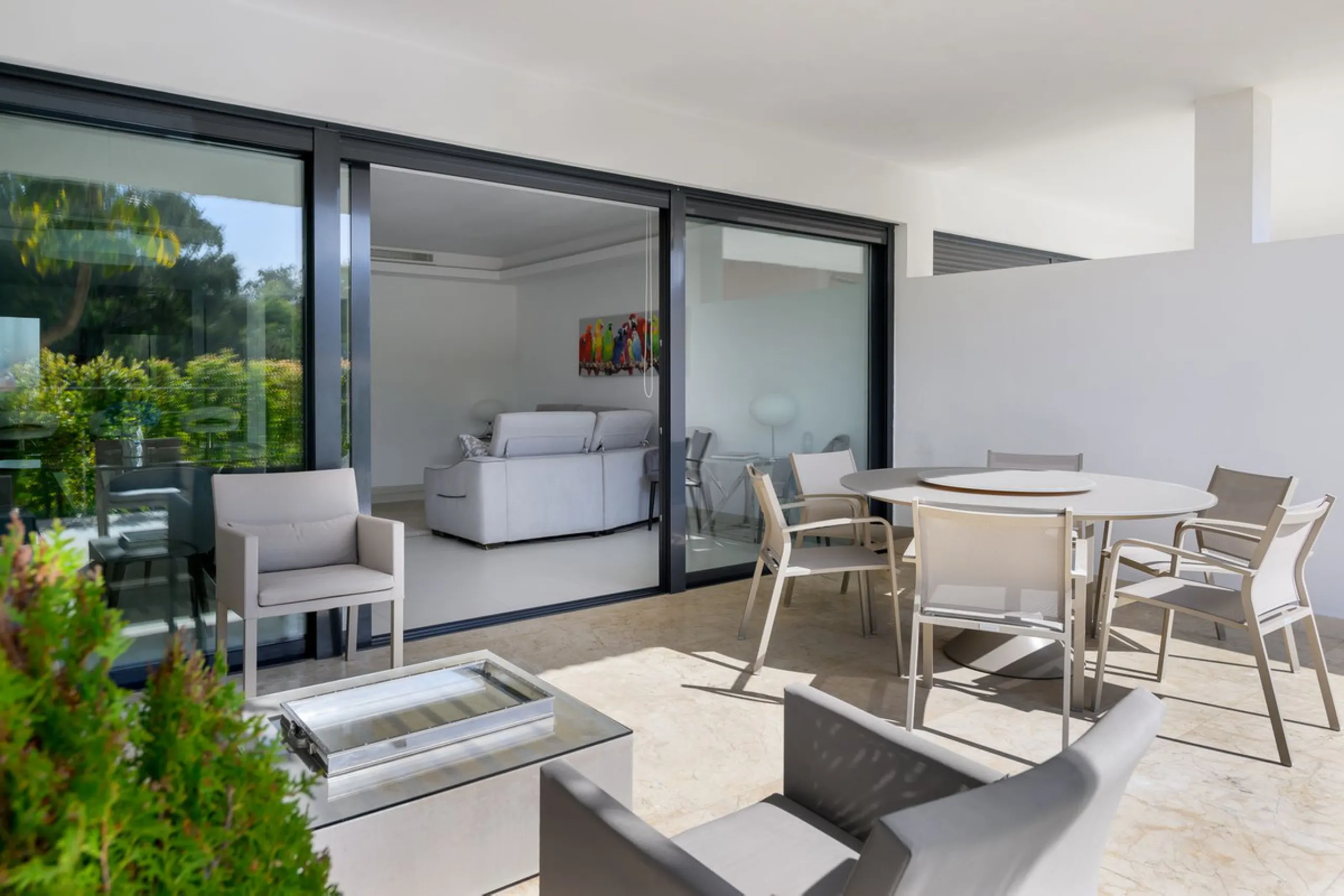 House - Townhouse в продаже в Marbella, Málaga. В доме 3 спален и 3 ванных комнат. Площадь дома 250 м². Площадь участка 20 м²