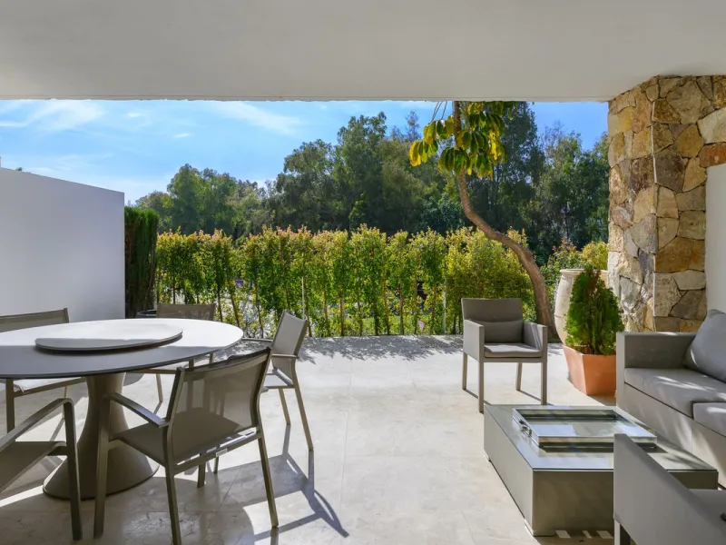House - Townhouse в продаже в Marbella, Málaga. В доме 3 спален и 3 ванных комнат. Площадь дома 250 м². Площадь участка 20 м²
