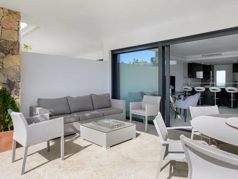 House - Townhouse в продаже в Marbella, Málaga. В доме 3 спален и 3 ванных комнат. Площадь дома 250 м². Площадь участка 20 м²
