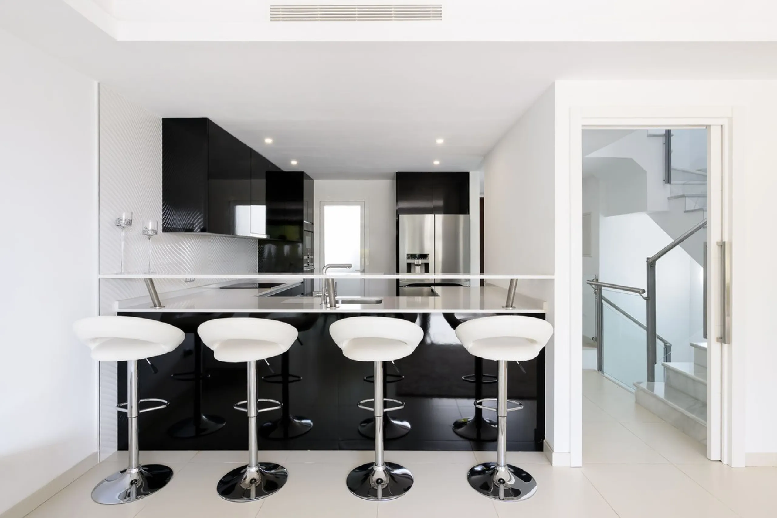 House - Townhouse в продаже в Marbella, Málaga. В доме 3 спален и 3 ванных комнат. Площадь дома 250 м². Площадь участка 20 м²