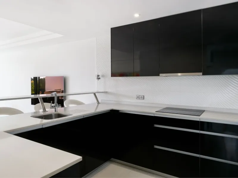 House - Townhouse в продаже в Marbella, Málaga. В доме 3 спален и 3 ванных комнат. Площадь дома 250 м². Площадь участка 20 м²