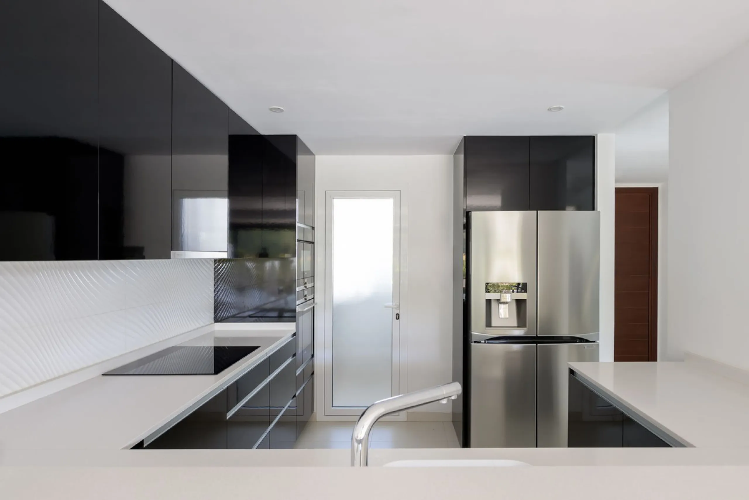 House - Townhouse в продаже в Marbella, Málaga. В доме 3 спален и 3 ванных комнат. Площадь дома 250 м². Площадь участка 20 м²